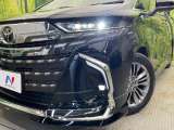 【シーケンシャルターンランプ付きLEDヘッドライト】人気の『流れるウィンカー』付きのLEDヘッドライトを装備♪高級感はもちろん、点灯時は存在感たっぷりで他車からも認識されやすく安心です。