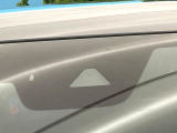 【i-ACTIVESENSE】走行中に前方の車両等を認識し、衝突しそうな時は警報とブレーキで衝突回避と被害軽減をアシスト。より安全にドライブをお楽しみいただけます。