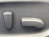 【パワーシート】スイッチ一つで簡単にシートの微調整が可能!電動だから力もいりません!快適なシートポジションにセットして、快適なドライブをお楽しみください。