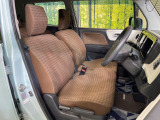 運転席シート廻りは使用感も少なく、良好な状態となっています。丁寧に使われていたことがよくわかりますね。