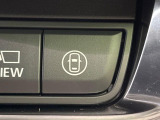 【i-ACTIVESENSE】走行中に前方の車両等を認識し、衝突しそうな時は警報とブレーキで衝突回避と被害軽減をアシスト。より安全にドライブをお楽しみいただけます。