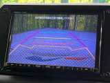 【バックカメラ】駐車時に後方がリアルタイム映像で確認できます。大型商業施設や立体駐車場での駐車時や、夜間のバック時に大活躍!運転スキルに関わらず、今や必須となった装備のひとつです!
