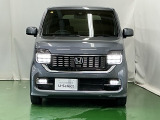 LEDヘッドライトを装備しています。LEDヘッドライトはとても明るく、雨の日や夜間走行も安全・安心です。オートライトコントロール付きで周囲の明るさに応じて自動で点灯・消灯します