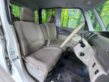 運転席シート廻りは使用感も少なく、良好な状態となっています。丁寧に使われていたことがよくわかりますね。