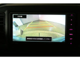 バックガイドモニターで、後方を確認しながら安心して駐車することができます。運転初心者も熟練者も必須の機能ですよ!