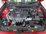 「SKYACTIV-G(ガソリン)」は、規格外の高圧縮を実現し、世界のエンジン技術者に驚きを与えました。さらに、それを維持したままノッキングの発生を抑え、熱効率を向上、走りにも寄与したエンジンです。