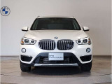 【BMWの伝統】BMWの特徴的な“キドニーグリル”は、80年以上続く伝統の形でございます。変わらないこだわりのデザインが、プレミアムブランド“BMW”を創り出します。