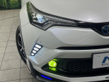 【シーケンシャルターンランプ付きLEDヘッドライト】人気の『流れるウィンカー』付きのLEDヘッドライトを装備♪高級感はもちろん、点灯時は存在感たっぷりで他車からも認識されやすく安心です。