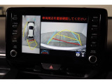 パノラミックビューモニター付きです。車両を上から見たような映像をディスプレイオーディオ画面に表示。運転席からの目視だけでは見にくい、車両周辺の状況をリアルタイムでしっかり確認できます。