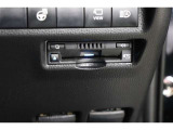 高速道路の利用時に便利なETC。料金所での停車や小銭を探す手間がなくなり快適です♪見た目もすっきりとしたビルトインタイプを装備しています。