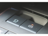 電動パーキングブレーキを搭載。スイッチ操作でパーキングブレーキを作動・解除することが可能ですので、操作の力が不要ですよ♪