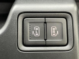 気になる車はすぐにお問い合わせください!画面右側の0066から始まる無料ダイヤルからお問い合わせ下さい!専門スタッフがお車のご質問にお答えいたします!