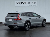 ◆バック/万が一を考え、安全性を重視する方に選ばれているVOLVO車。ドアを開閉するとその重み・厚みに驚くはず