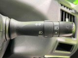 【オートライト】周りの明るさに応じて自動でヘッドライトの点灯・消灯ができる機能です!ライトの付け忘れ・消し忘れなどが無くなり、雨の日や夕方の走行も安心!トンネル通過時も便利ですね♪