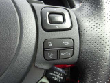 【全車速追従機能付きクルーズコントロール】前方走行中の車両を検知し、車間距離を保ちながら追従走行をしてくれます。高速道路や一般道、幅広いステージで活躍する便利機能です