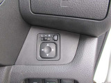 ドアミラーの鏡面の調節、格納は運転席からすべて操作できます!