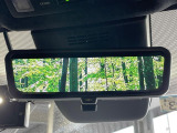 【デジタルインナーミラー】後席の大きな荷物や同乗者で後方が確認しづらい時でも安心!カメラが撮影した車両後方の映像をルームミラー内に表示。クリアな視界で状況の確認が可能です!