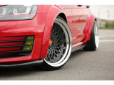 ゴルフGTI入庫しました!オーバーフェンダー WORK18AW Aftermarketマフラー Dampers リアスポイラー フロントスポイラー カスタム多数の1台です!お気軽にお問い合わせください!