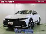 大胆なイメージチェンジを図り、セダンとSUVを融合させた斬新なスタイルの【クラウンクロスオーバー】HV・4WD。洗練されたスタイルはどんな場所にも馴染みます。この車は、試乗車として使用していた車です。
