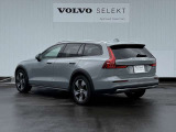 ◆バック/万が一を考え、安全性を重視する方に選ばれているVOLVO車。ドアを開閉するとその重み・厚みに驚くはず