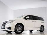★展示前点検実施★特殊な機材も用いて、前車点検を実施しております!