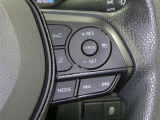 【レーダークルーズコントロール】(全車速追従機能付)付きです。車速に応じて追従支援してくれるので、ロングドライブも快適です。詳細は販売店スタッフまでおたずねください。