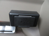 スマートフォンなどの音楽再生が可能なUSB接続ジャック装備車両です♪♪♪