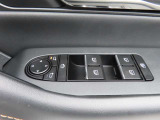 運転席のパワーウインドースイッチ部です。よく触れる場所だからこそ、使用状態があらわれますよね。ぜひこうした所もチェックしてください。