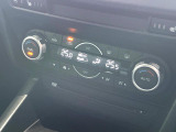 【左右独立型フルオートエアコン】運転席と助手席でそれぞれお好みの温度に設定可能。同乗者にも配慮した、快適な空調をお届け致します。