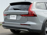 ◆バック/万が一を考え、安全性を重視する方に選ばれているVOLVO車。ドアを開閉するとその重み・厚みに驚くはず