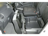 助手席アンダーBOX.