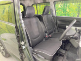 運転席シート廻りは使用感も少なく、良好な状態となっています。前オーナー様が丁寧に使っていたことがよくわかりますね。
