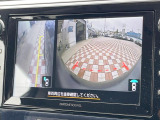 【フロント&サイド&バックカメラ】ドライバーから見にくい死角部分を映像で確認できる前方と左側面にカメラを装着。見通しがきかない場所や住宅密集地などを運転することが多い人におすすめの安心装備です。