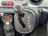 気になる車はすぐにお問い合わせください!画面右側の0066から始まる無料ダイヤルからお問い合わせ下さい!専門スタッフがお車のご質問にお答えいたします!