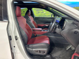 運転席シート廻りは使用感も少なく、良好な状態となっています。丁寧に使われていたことがよくわかりますね。