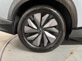 タイヤサイズは235/55/R19です☆
