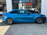 BMWを熟知したメカニックによる、360度の納車前点検。ドイツ本国と同様の教育・訓練を受けたメカニックが徹底的に点検、整備した後にお客様にお引渡しします。
