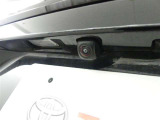 バックカメラが付いているので後方確認が非常にしやすいです。今や運転初心者も熟練者も必須装備!ついていて損はないですね♪