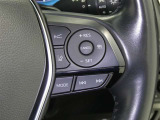 【レーダークルーズコントロール】(全車速追従機能付)付きです。車速に応じて追従支援してくれるので、ロングドライブも快適です。詳細は販売店スタッフまでおたずねください。