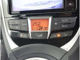 「オートエアコン」が付いています。1年中快適な室内を提供!車内温度を設定すると、風量を自動で調節してくれます。