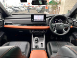 アウトランダー PHEV 2.4 P 4WD 本革シート