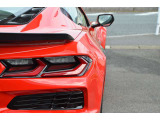 C8 ZO6のデザインはベースモデルのC8と比較致しますと、85mmワイドボディとなっております。