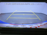 バックモニター付きで後退時に後方が見えるので安心です。車はどうしても死角ができますので、万が一のために必要な装備です。ただあくまでも補助装備ですので、目視での確認をお忘れなく!