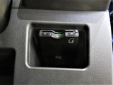 ETCカードを挿入することで高速道路を利用する際の支払いがキャッシュレスになったり、ETCスマートインターチェンジが利用できたりと、とても便利です。