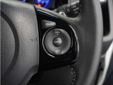 【クルーズコントロール】ステアリングの右側には高速道路で威力を発揮するオートクルーズの操作スイッチががついています。手元で操作ができるので、安全に運転できます!