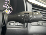 【オートライト(AUTO)】外の明るさをシステムが感知して、自動でヘッドライトが点灯します!ヘッドライトをつけ忘れを防ぐ便利機能です。