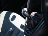 6速MTのお車です♪直感的な操作を楽しむことができます!