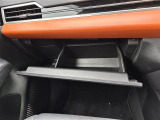 アウトランダー PHEV 2.4 P 4WD 本革シート