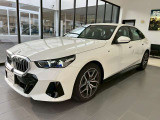 【展示場について】九州エリア最大級の展示場常時30台以上のBMWを展示しております。入庫する予定車両やNET掲載が間に合っていない車両も御座いますので是非一度お問い合わせ下さい。