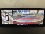 狭い場所での駐車やすれ違いなどでより的確な運転操作に役立つ360°ビューモニターが装備されています。